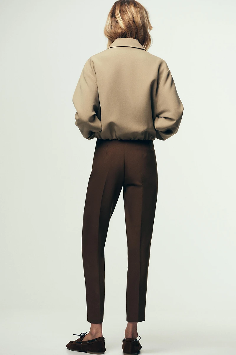 PANTS WITH A HIGH WAIST