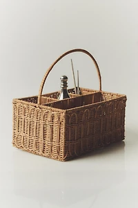 PICNIC HAMPER WITH A RATTAN HANDLE