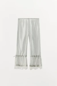 STRIPED LACE CAPRI PANTS