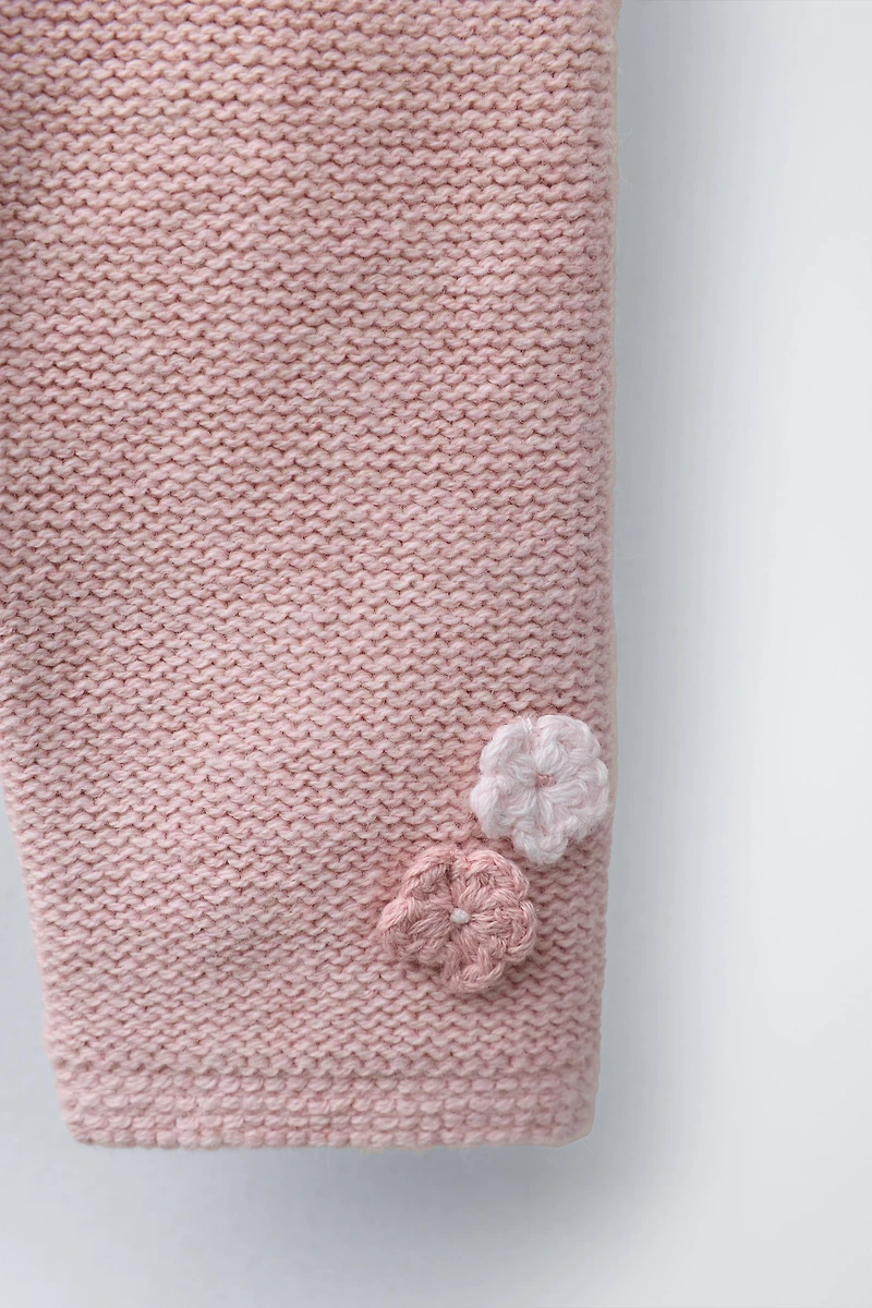 CROCHETED FLOWER KNIT PANTS