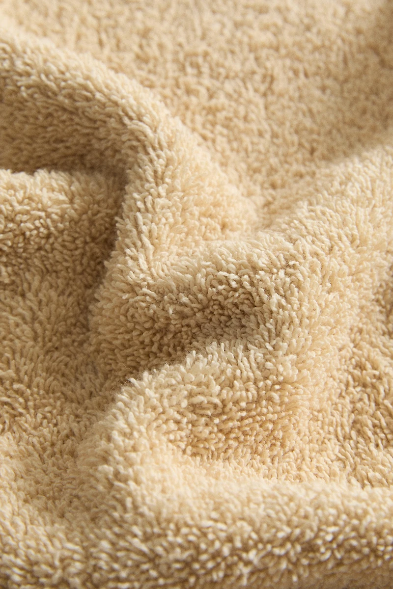 LACE TRIM BATH TOWEL