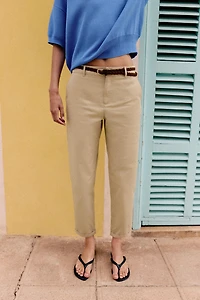 PANTALON CHINO AVEC CEINTURE TRESSÉE