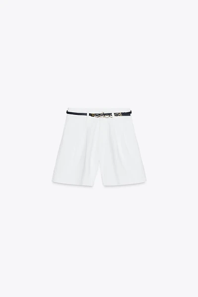 SHORT Z1975 EN JEAN À PINCES ET CEINTURE