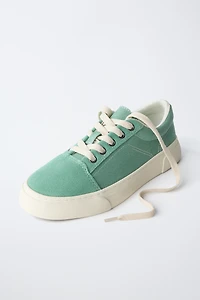 LACE-UP SNEAKERS