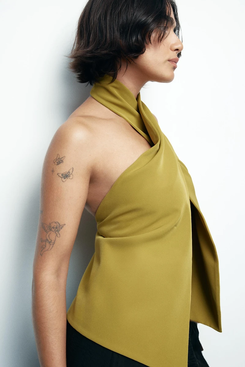 CREPE SURPLICE TOP