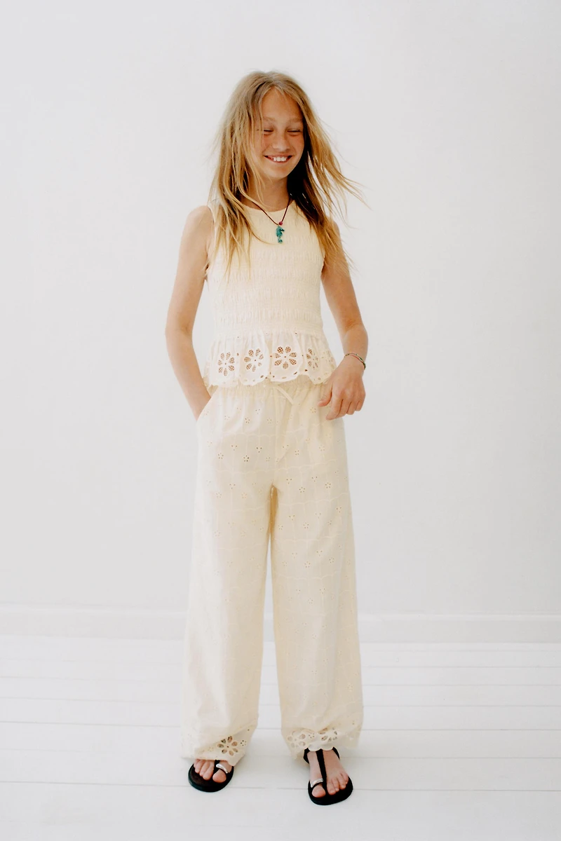 SCHIFFLY ELASTICIZED TOP