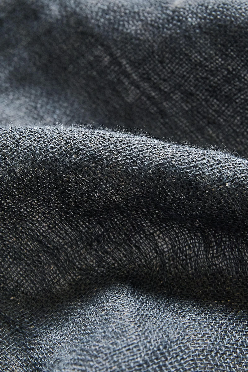 REVERSIBLE FRINGED LINEN BLANKET