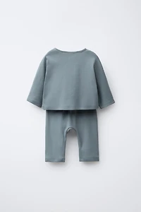 PLAIN T-SHIRT AND PANTS SET