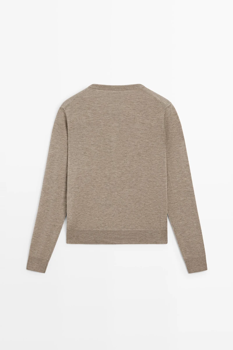 Fine-knit round neck cardigan