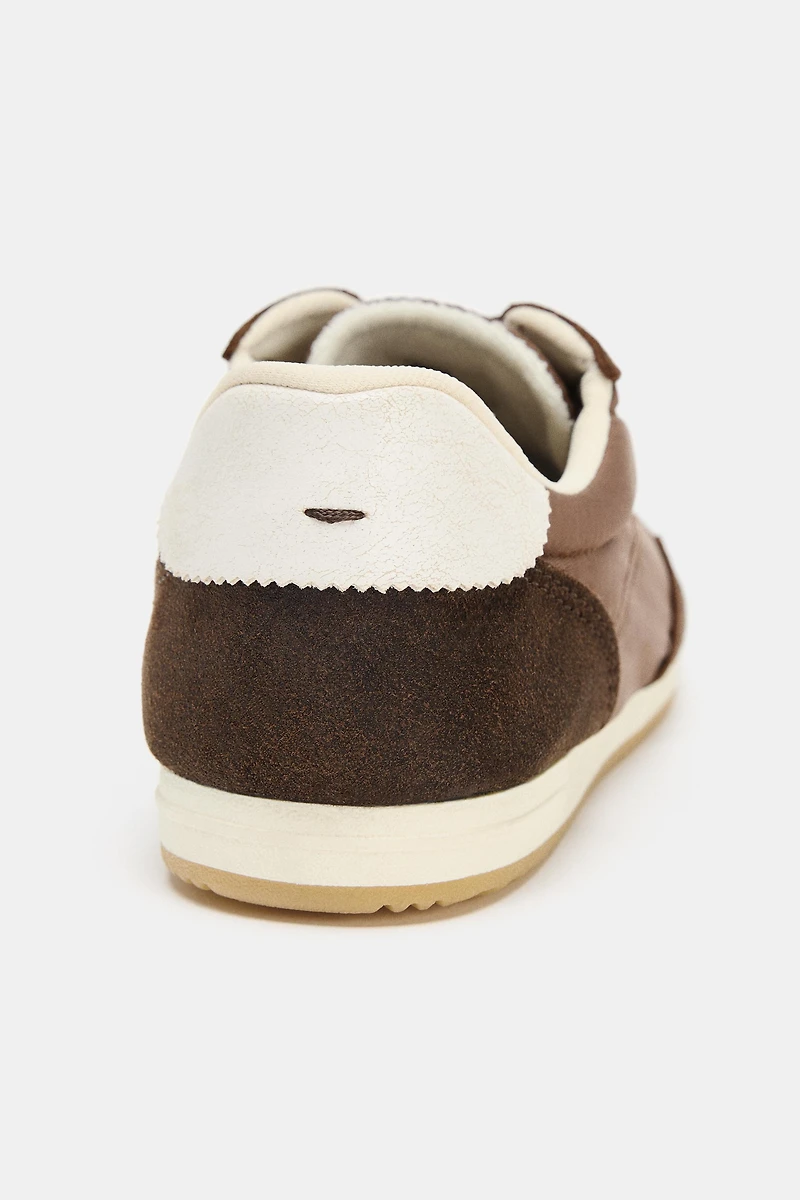 SOFT SNEAKERS