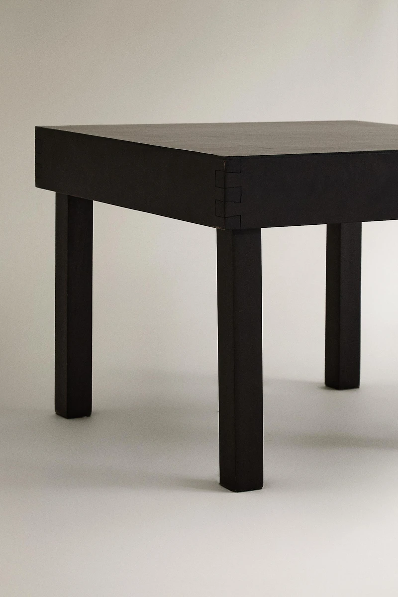SIDE TABLE MADE OF WOOD AND LEATHER