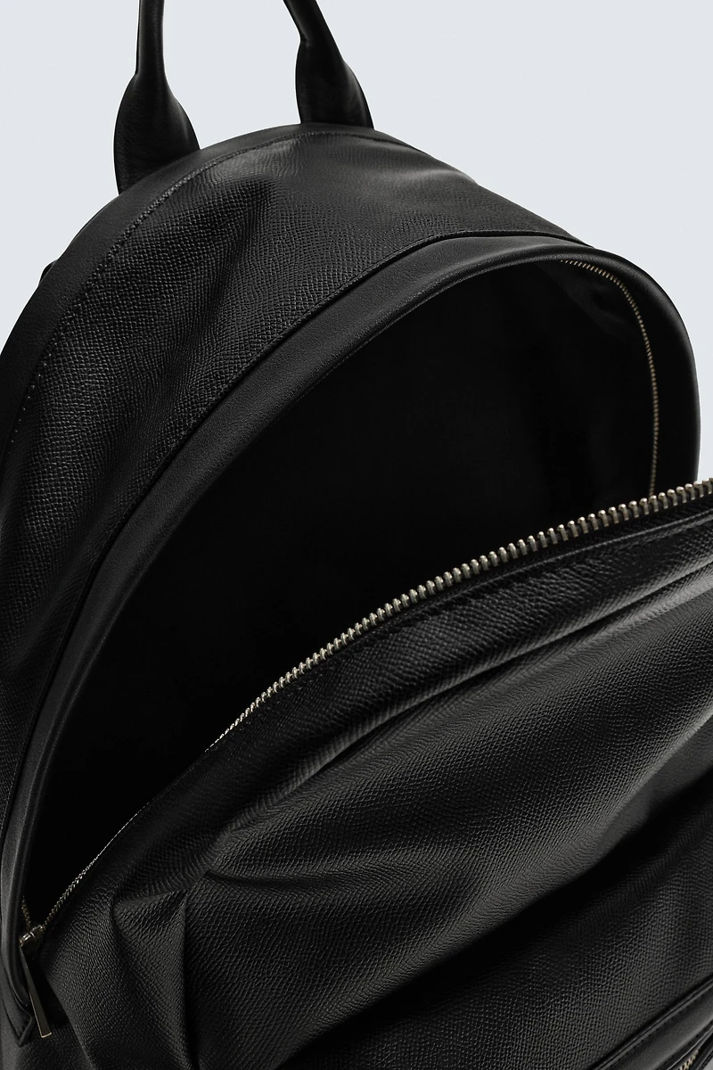 TEXTURED BACKPACK