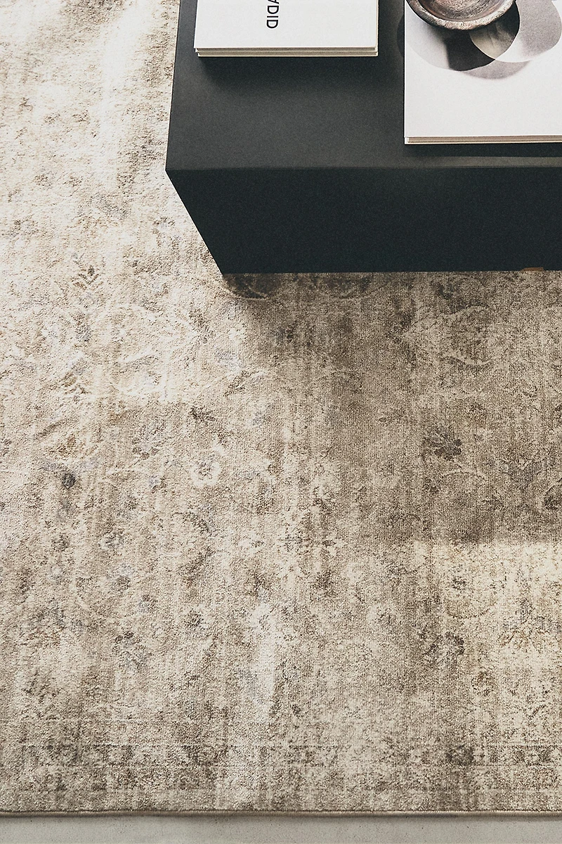 VINTAGE STYLE AREA RUG