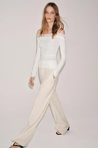 OFF-THE-SHOULDER T-SHIRT