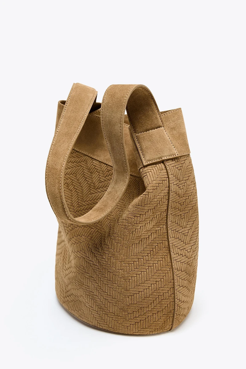 LEATHER BRAIDED MAXI BUCKET BAG