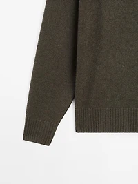 Crew neck cashmere sweater