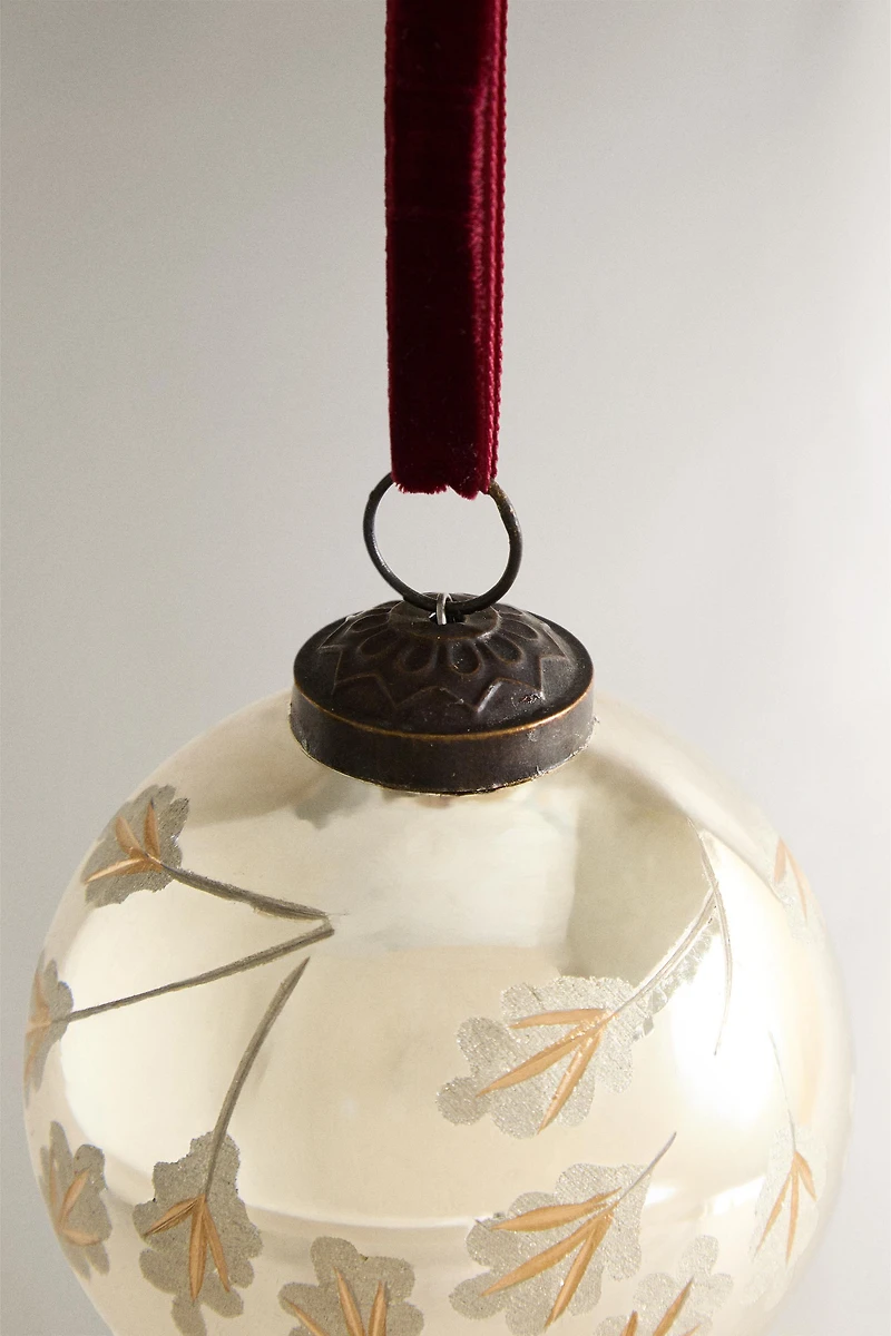 GOLD LEAF BALL CHRISTMAS TREE ORNAMENT