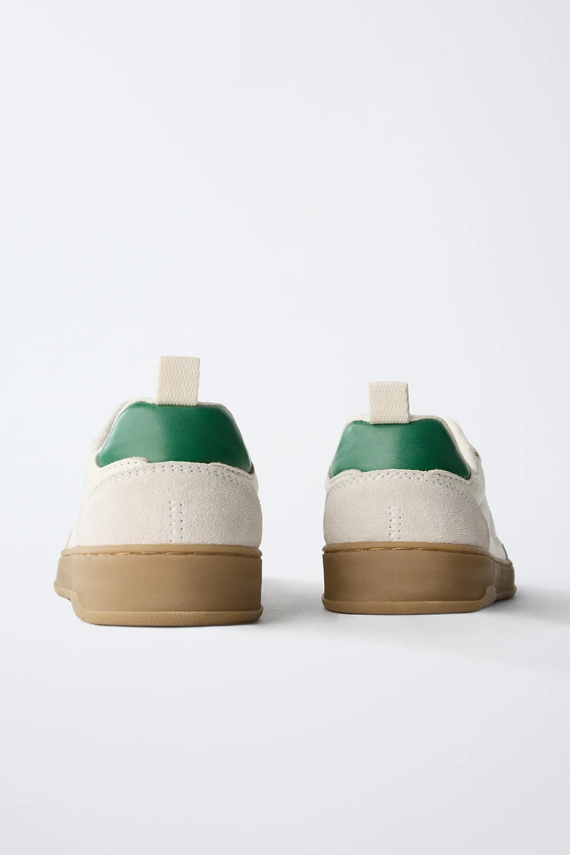 TENNIS EN CUIR PIEDS NUS