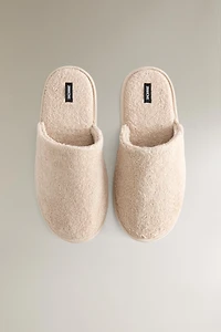 CHAUSSONS SERVIETTE DE BAIN