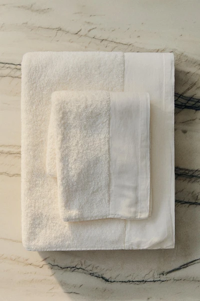 BATH TOWEL WITH LINEN TRIM