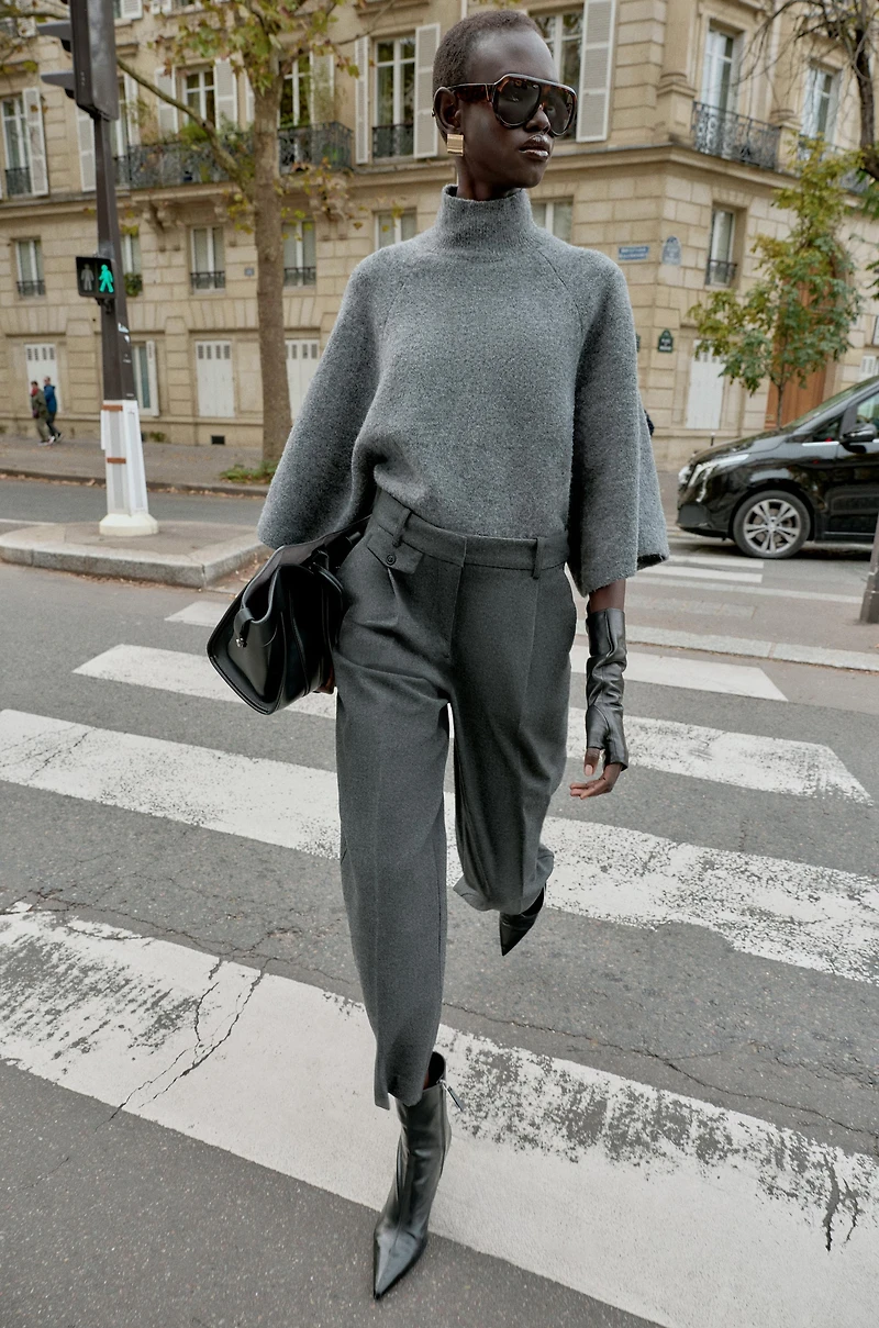 STRIPED PLEATED STRAIGHT LEG PANTS