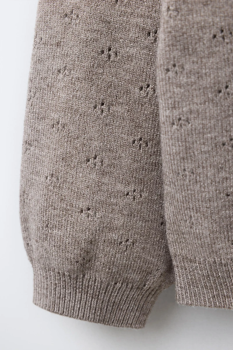PULL EN MAILLE FLEURS BRODÉES