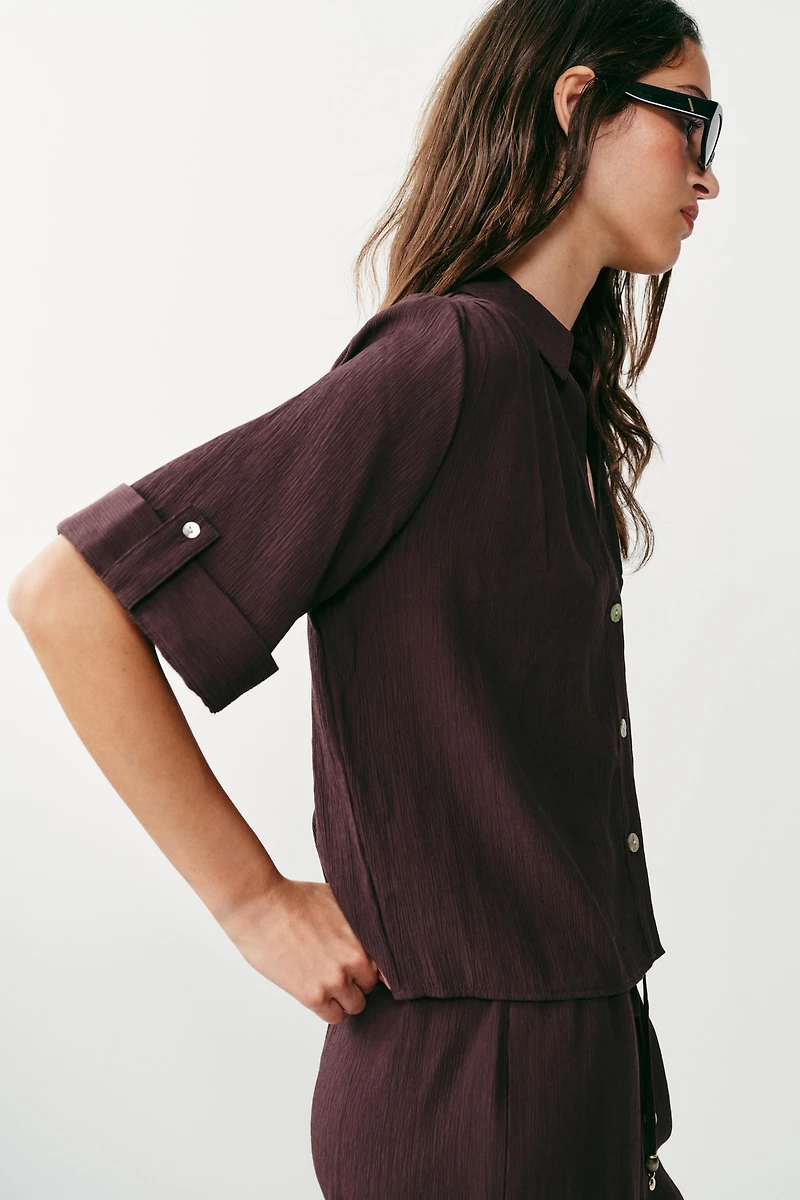 FLOWY SHORT SLEEVE SHIRT