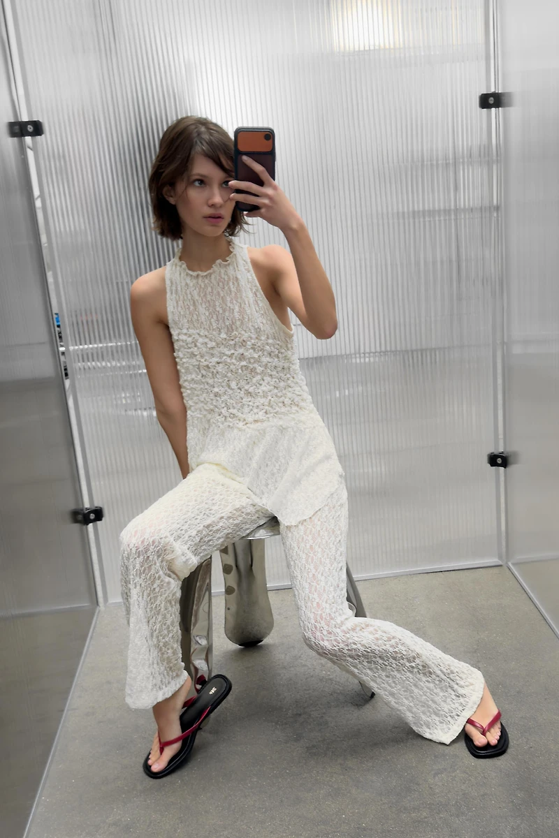 PANTALON EN DENTELLE