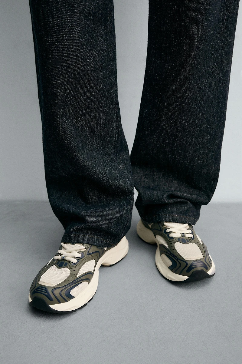 BASKETS À SEMELLES ÉPAISSES