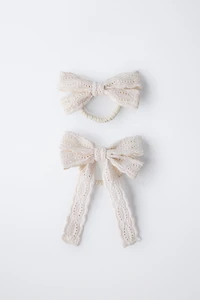 TWO-PACK OF HAIR SCRUNCHIES WITH CUT-OUT BOWS