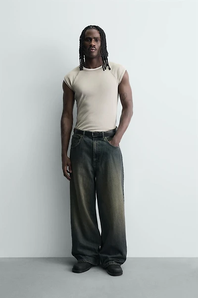 RIPPED BAGGY FIT JEANS