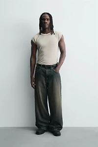 RIPPED BAGGY FIT JEANS