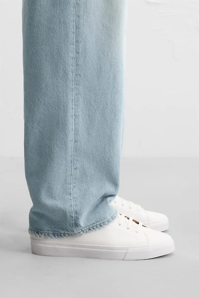 BASIC SNEAKERS
