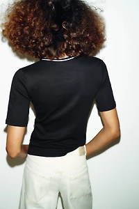 CONTRAST TRIM T-SHIRT