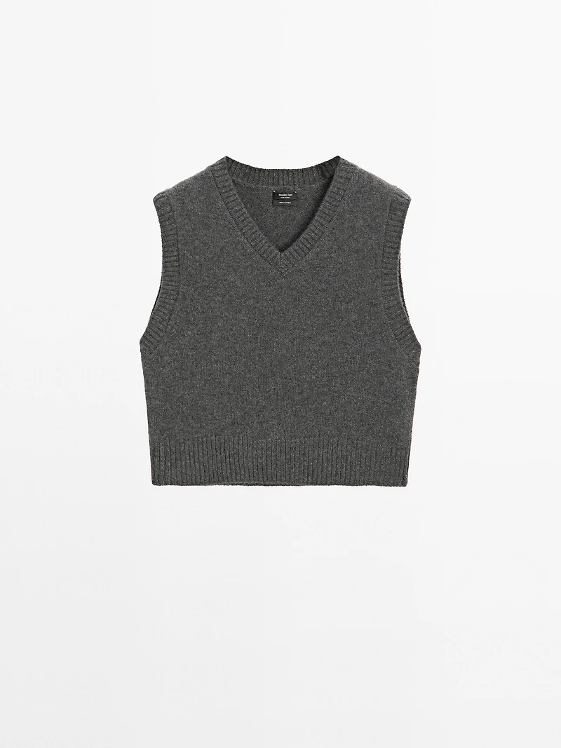 100% cashmere V-neck vest