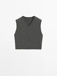 100% cashmere V-neck vest