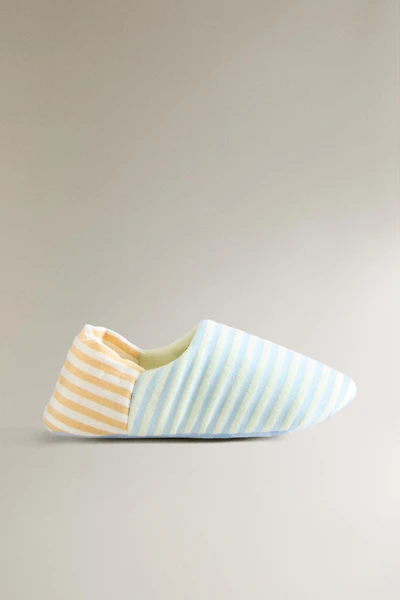 KIDS' STRIPED SLIPPERS