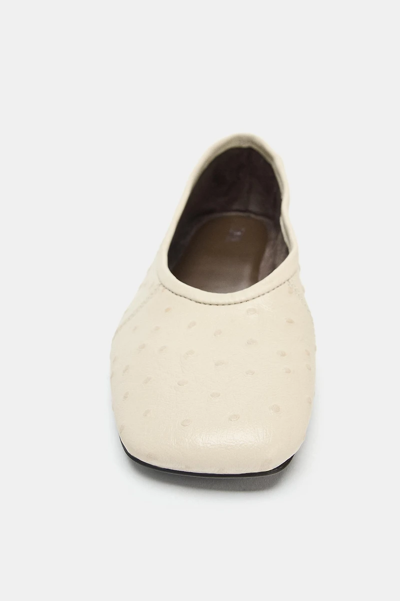 EMBOSSED BALLET FLATS