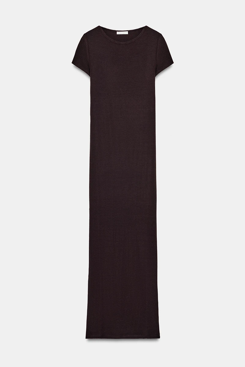 ROBE LONGUE À MANCHES COURTES