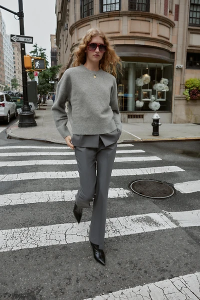 SOFT BASIC KNIT SWEATER