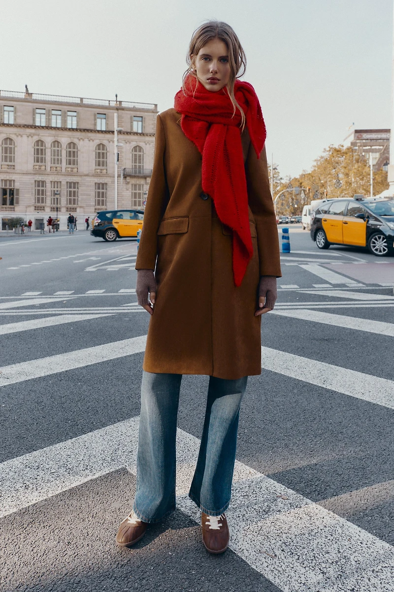 CHÂLE TRIANGULAIRE AJOURÉ