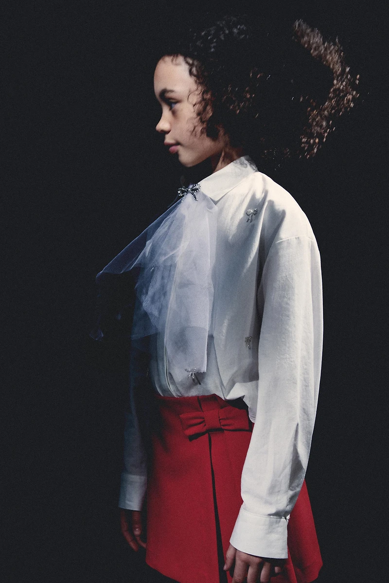 CROPPED SHIRT WITH JEWEL BOWS