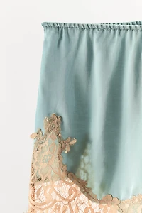 SATIN EFFECT LACE SHORTS