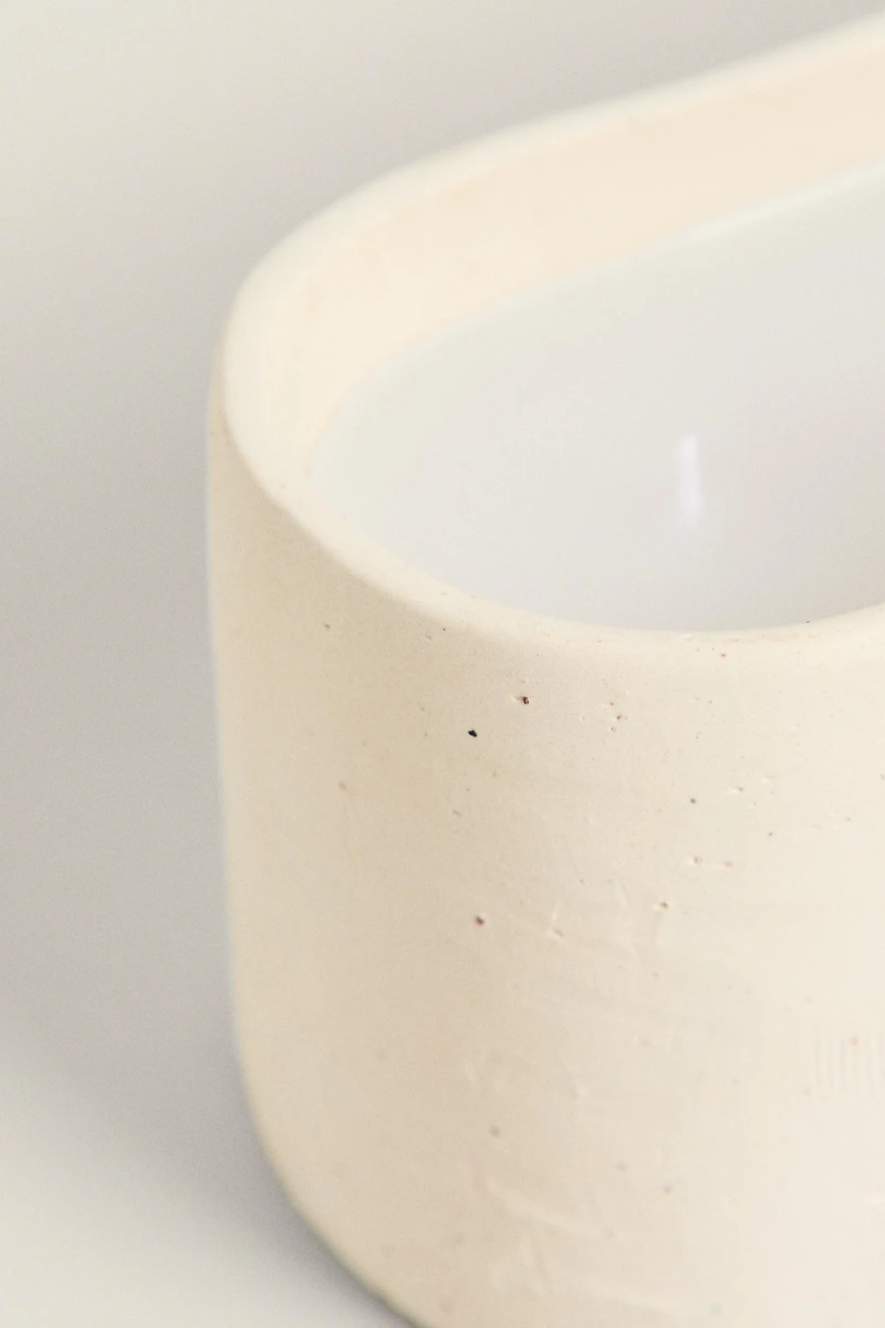 ELONGATED CERAMIC DECORATIVE CANDLE