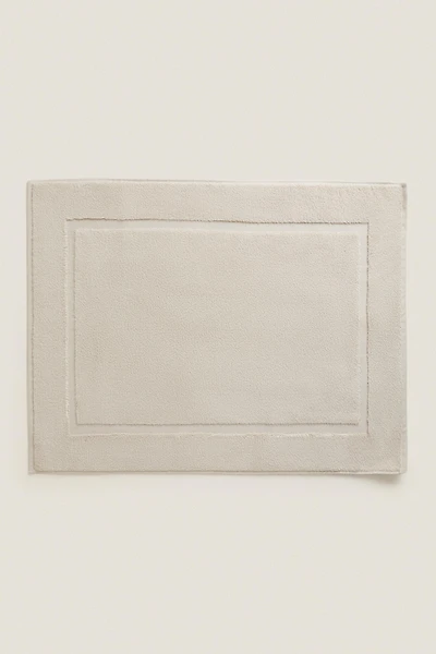 NON-SLIP SOFT TERRYCLOTH BATH MAT