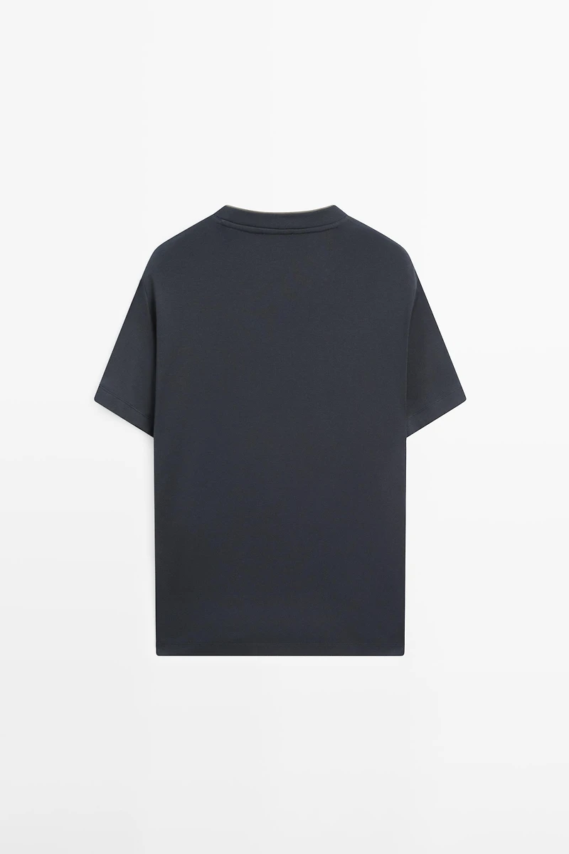 100% cotton T-shirt with contrast neckline