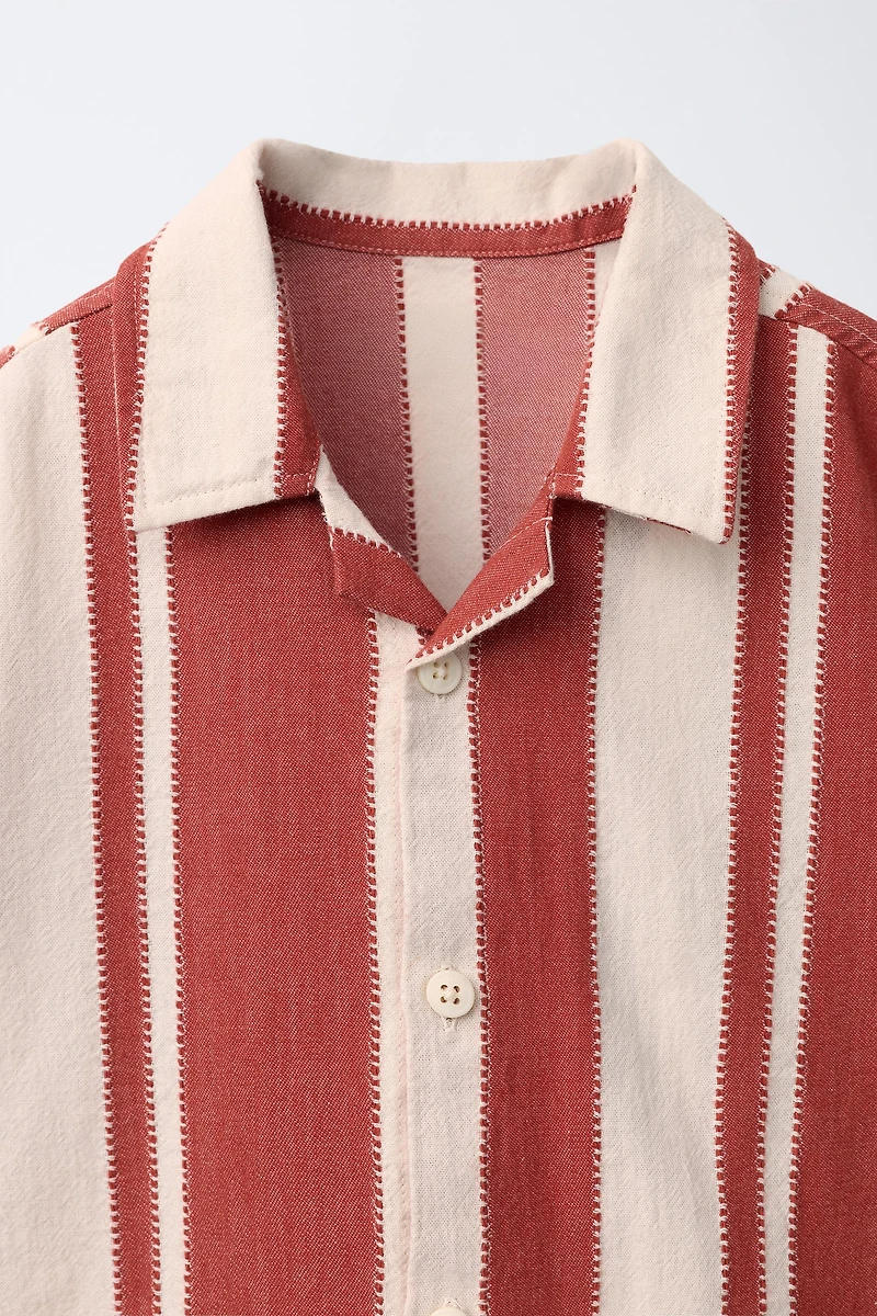 CHEMISE IMPRIMÉE À RAYURES