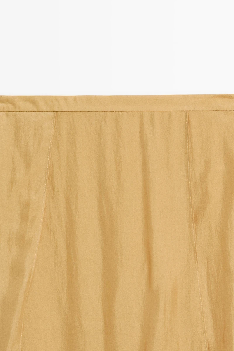 Total look 100% silk flowing midi skirt