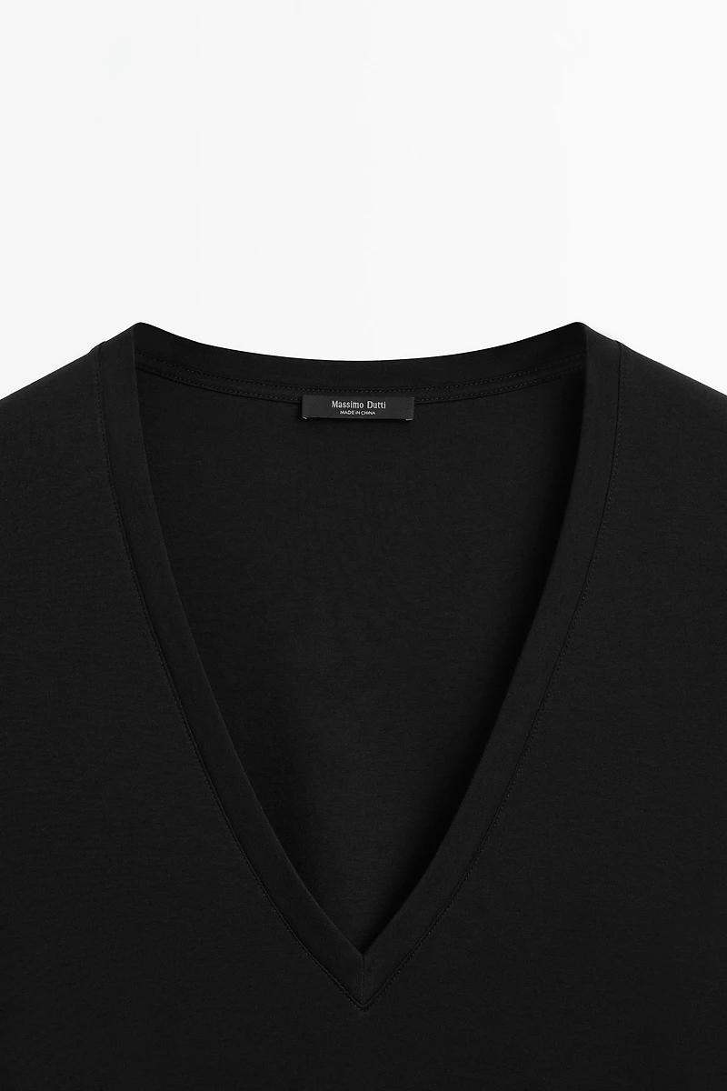 Flowing V-neck T-shirt