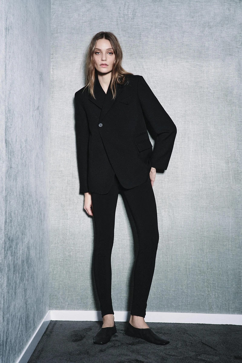 CHAUSSURES PLATES EN CUIR ÉDITION LIMITÉE